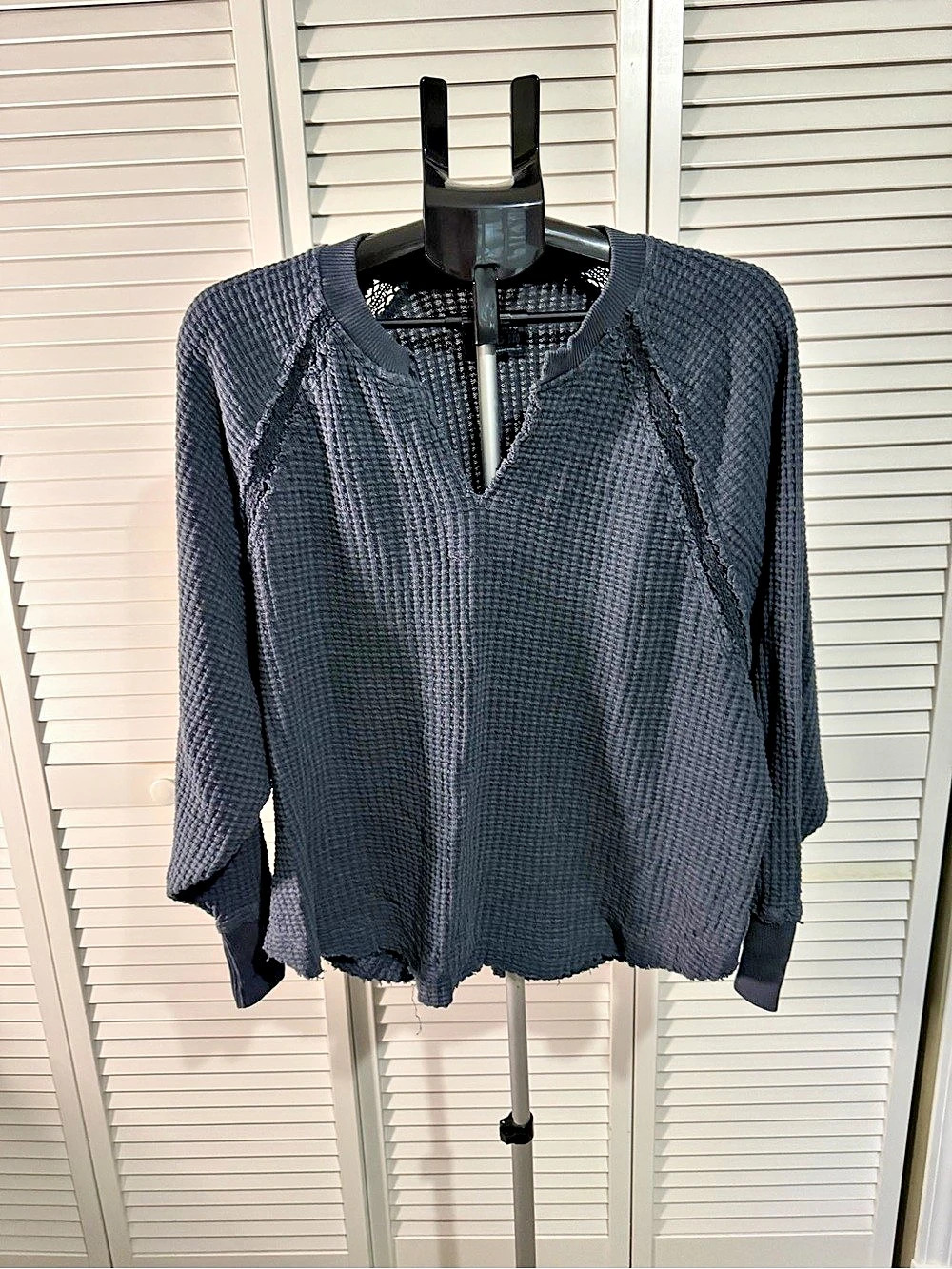 American Eagle Textured Long Sleeve Pullover in Blue